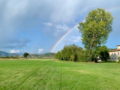 Panorama delle colline toscane viste durante il volo a vela a Montecchio